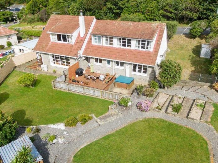 61 Ranui Terrace, Tawa, Wellington, 5028, New Zealand