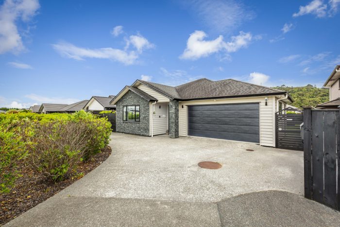 16 Sir Lincoln Drive, Kumeu, Rodney, Auckland, 0810, New Zealand