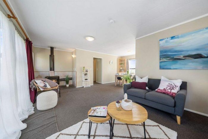 218 Staithes Dr South, Whitby, Porirua, Wellington, 5024, New Zealand