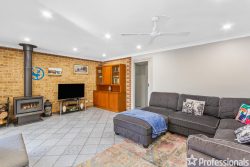 3 Tummell Cl, West Nowra NSW 2541, Australia