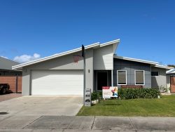 44 Baleine Dr, Castletown WA 6450, Australia