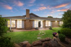 36 Bartlett Dr, Novar Gardens SA 5040, Australia