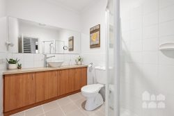 Unit 17/3 Johnston St, Newport VIC 3015, Australia