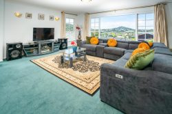 8 Lethenty Way, Karori, Wellington, 6012, New Zealand