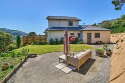 122 Woodman Drive, Tawa, Wellington, 5028, New Zealand