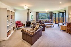 122 Woodman Drive, Tawa, Wellington, 5028, New Zealand