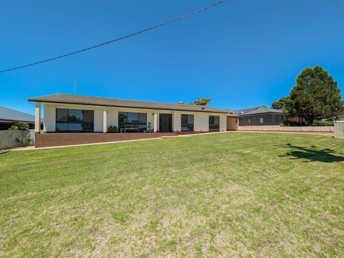 2 Malone St, Boort VIC 3537, Australia