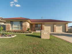 19 Orley Dr, Oxley Vale NSW 2340, Australia