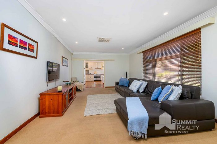 2 Mossop St, South Bunbury WA 6230, Australia