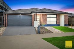 4 Timberland Dr, Tarneit VIC 3029, Australia