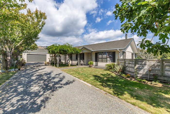 242 Kuku East Road, Kuku, Manakau, Manawatu / Whanganui, 5570, New Zealand