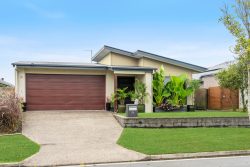 14 Yatala St, Pimpama QLD 4209, Australia