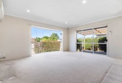 2/12 Astoria Place, Northpark, Manukau City, Auckland, 2013, New Zealand