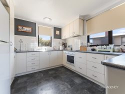 18 Bugg St, Smithton TAS 7330, Australia