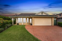 18 Chrysanthemum Ave, Lurnea NSW 2170, Australia