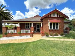 38 Demondrille St, Young NSW 2594, Australia