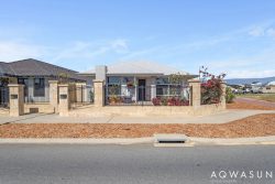 128 Badgerup Ave, Lakelands WA 6180, Australia