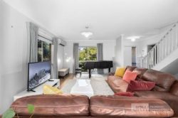 Unit 1/16 Gresford Rd, Wantirna VIC 3152, Australia