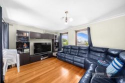 8 Henderson Ct, Glen Waverley VIC 3150, Australia