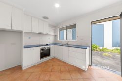 Flat 4/324 Main St, Mornington VIC 3931, Australia