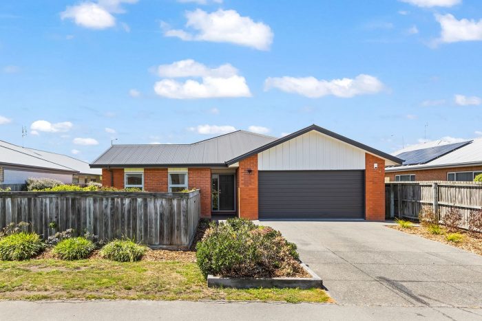 15 St Peters Close, Woolston, Christchurch City, Canterbury, 8062, New Zealand