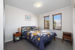 Unit 3/2 Robertson Rd, Ledge Point WA 6043, Australia