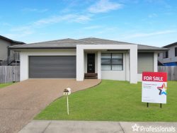 23 Baker St, Bowen QLD 4805, Australia