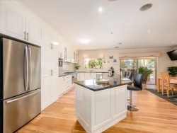 5 Brambuck Ave, Kialla VIC 3631, Australia