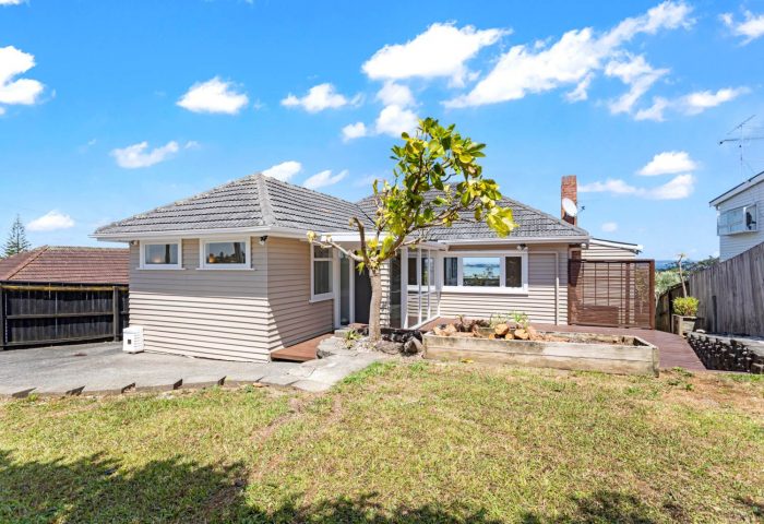 81 Carlton Street, Hillsborough, Auckland, 1042, New Zealand