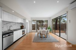 11 Leaf Ct, Clayton VIC 3168, Australia