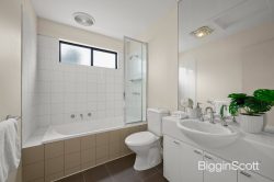 11 Leaf Ct, Clayton VIC 3168, Australia