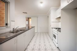 17 Flax St, Baranduda VIC 3691, Australia