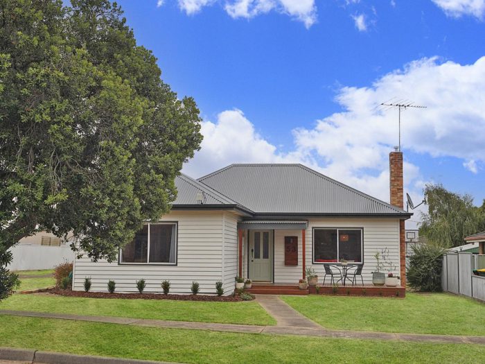 53 Gordon St, Hamilton VIC 3300, Australia