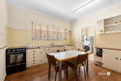 76 Dorothea St, Cannon Hill QLD 4170, Australia