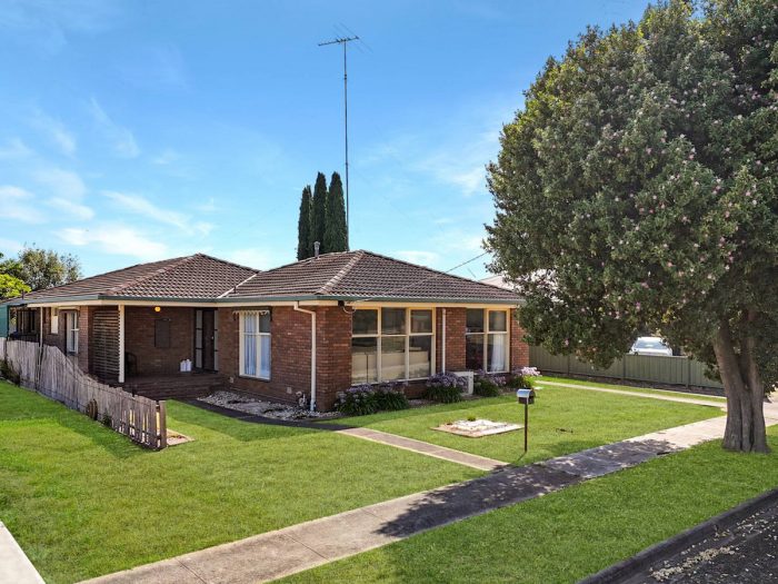 27 Strachan St, Hamilton VIC 3300, Australia