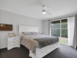 27 Strachan St, Hamilton VIC 3300, Australia