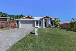 32 Twin Creek Ct, Cannonvale QLD 4802, Australia