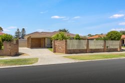 10 Woodbridge Dr, Cooloongup WA 6168, Australia