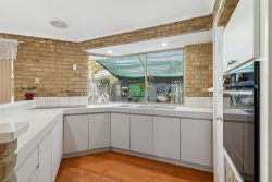 10 Woodbridge Dr, Cooloongup WA 6168, Australia