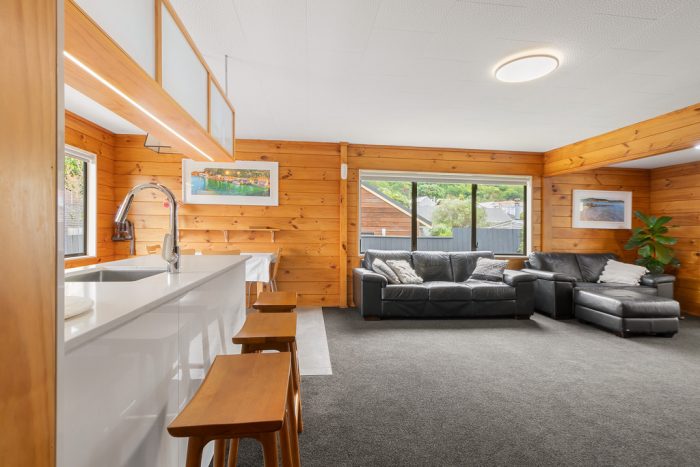 210A Queens Drive, Lyall Bay, Wellington, 6022, New Zealand