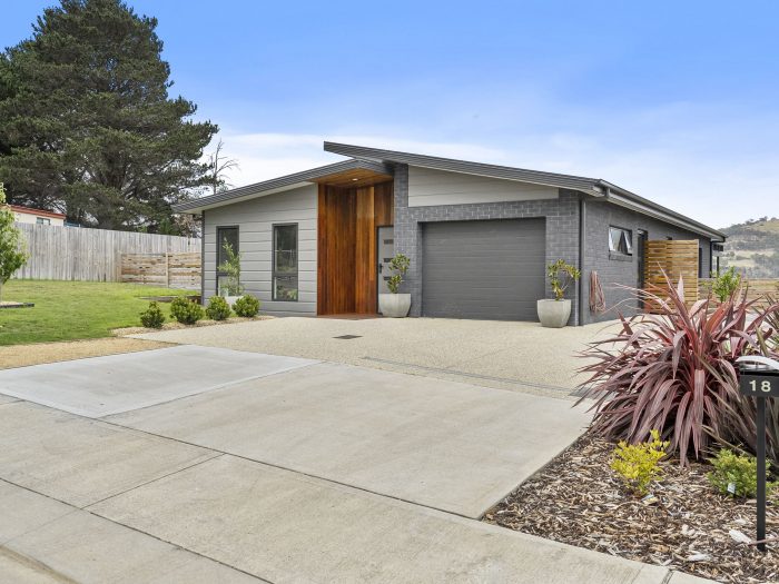 18 Ashy Way, Huonville TAS 7109, Australia