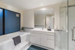 25 Bucklands Beach Road, Bucklands Beach, Manukau City, Auckland, 2012, New Zealand