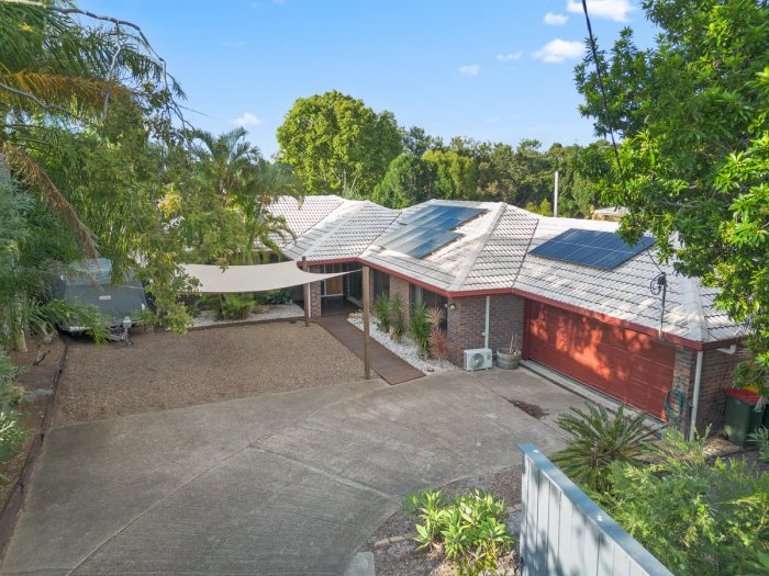 20 Annette St, Dundowran Beach QLD 4655, Australia