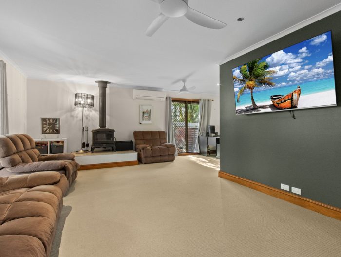 20 Annette St, Dundowran Beach QLD 4655, Australia