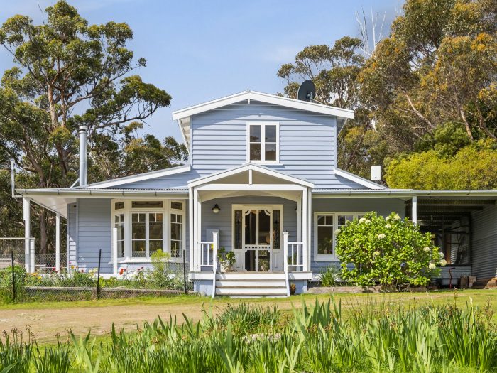 273 Cross Rd, Gardners Bay TAS 7112, Australia