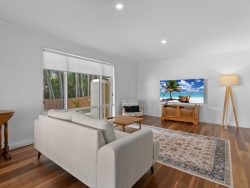 4 Emperor Ct, Craignish QLD 4655, Australia