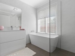4 Emperor Ct, Craignish QLD 4655, Australia
