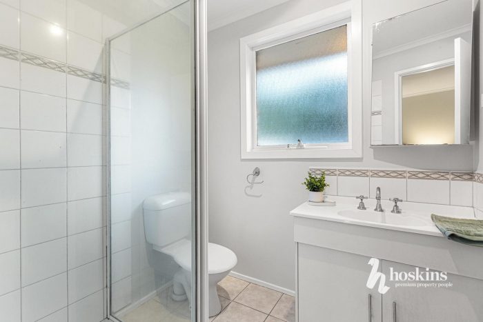 2 Dobell Pl, Mooroolbark VIC 3138, Australia