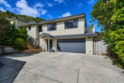 22 Domanski Crescent, Owhiro Bay, Wellington, 6023, New Zealand