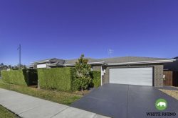 32 Griffiths Link, Googong NSW 2620, Australia